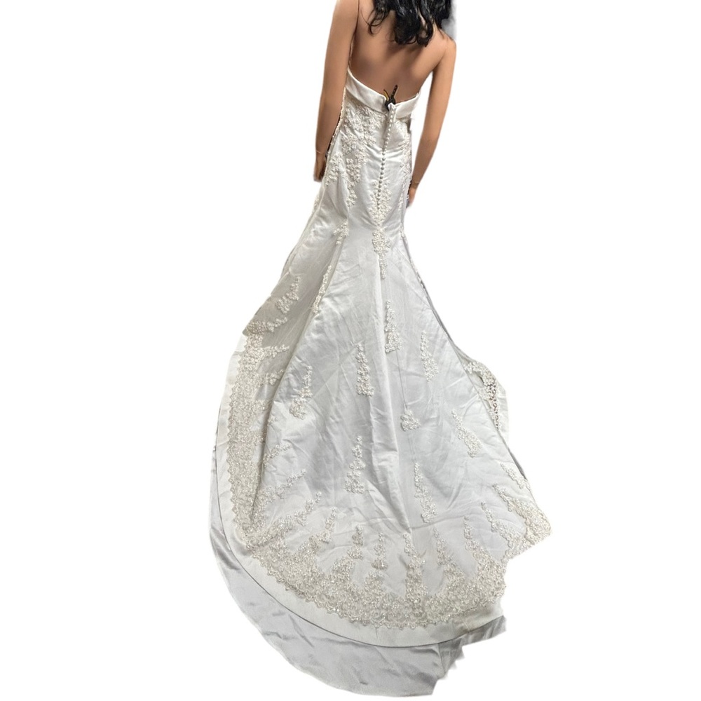 Wedding Dress - Picture 5 of 13